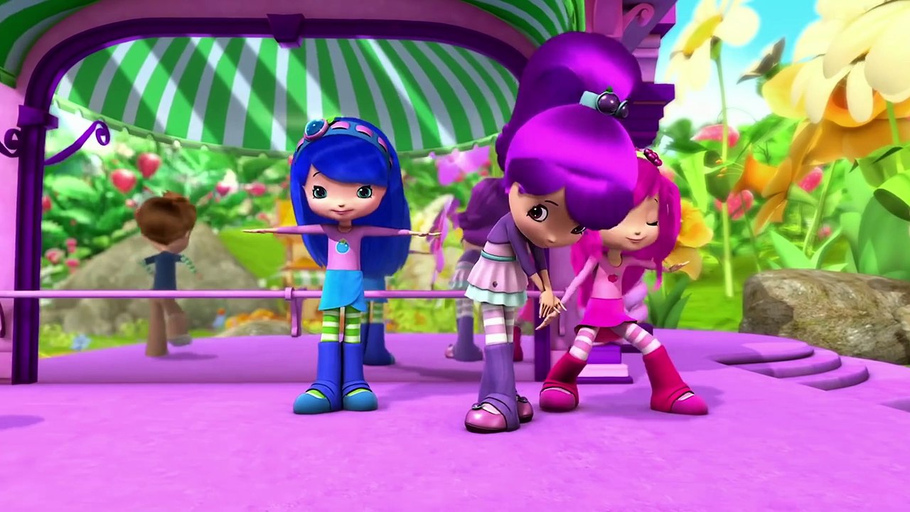 Strawberry Shortcake Berry Bitty Adventures Fun Compilation |