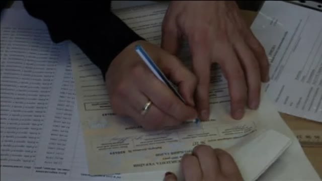 El actor cómico Vladímir Zelenski gana la primera vuelta de las presidenciales en Ucrania