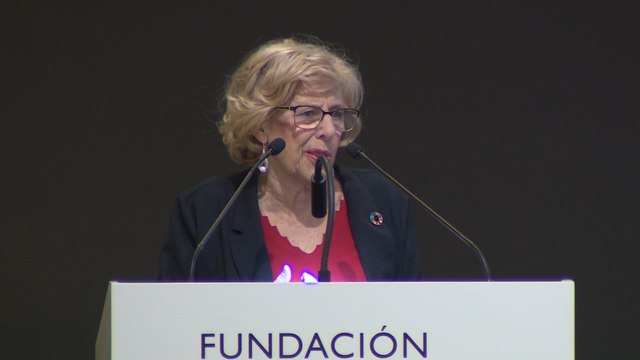 Carmena destaca el feminismo como revolución pacífica