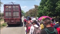 Una nueva caravana de migrantes, con mayoría de cubanos, se dirige a EE.UU.