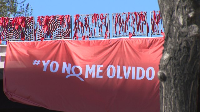 Madrid se llena este martes de lazos rojos por el VIH