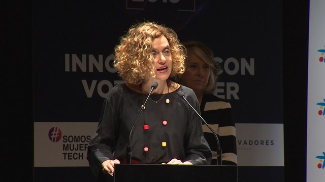 Batet lamenta que las mujeres no son libres de elegir su destino