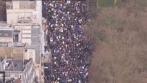 Miles de británicos piden volver a votar sobre el Brexit