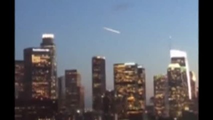 La enigmática presencia en el cielo de Los Ángeles que ha suscitado un aluvión de especulaciones