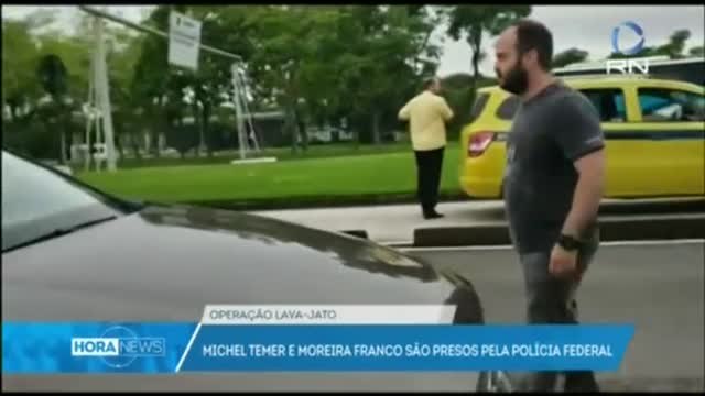 Iceta afirma que la retirada de los lazos de la Generalitat es una comedia de enredo