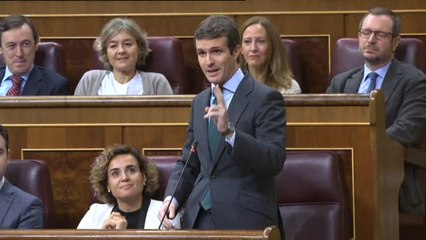 Descargar video: Casado pregunta a Sánchez por los independentistas y éste le responde con el 