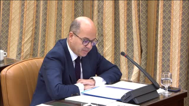 Rosa María Mateo llama miserable y mezquino a un diputado popular