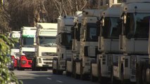 Marcha lenta de transportistas en Barcelona