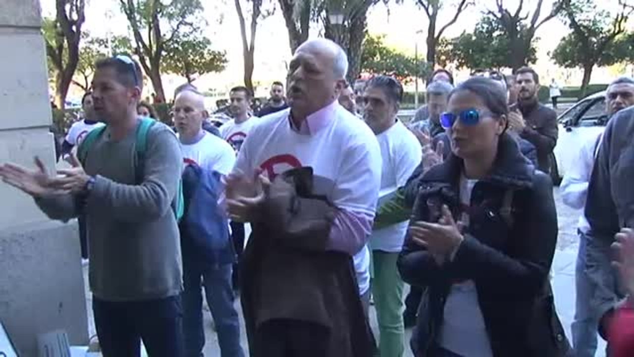 Un policía local de Sevilla se enfrenta a 20 años de cárcel por defenderse de los atracadores que asaltaron su casa