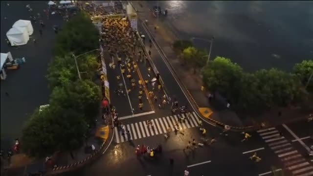 Miles de perros participan en Filipinas en una carrera solidaria por los animales sin hogar