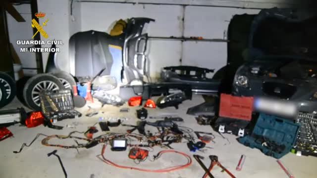 Desguazaban coches robados en menos de dos horas y los vendían por piezas