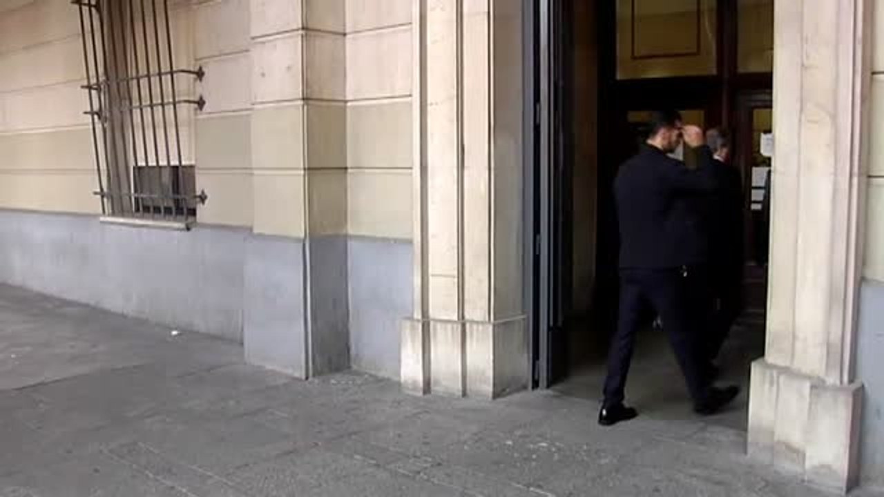 Chaves y Griñán vuelven a sentarse en el banquillo para oír cómo la Fiscalía confirmaba las acusaciones para ambos