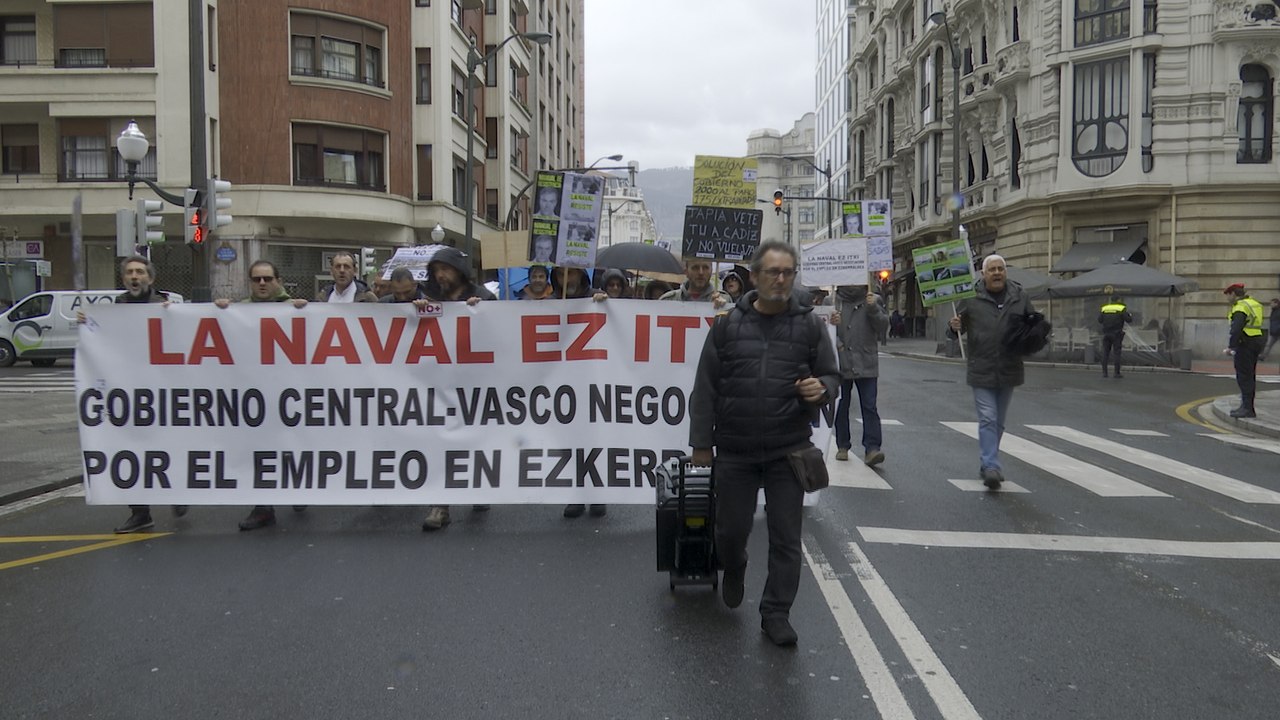Manifestación de trabajadores de La Naval ante el PSE en Bilbao