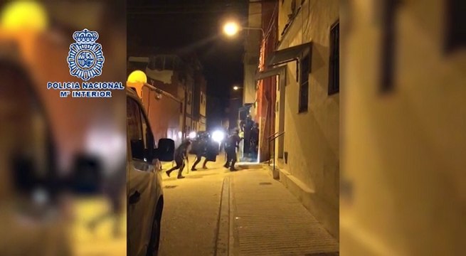 Más de 125 policías participan en una operación contra el menudeo