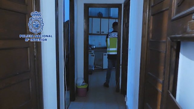 Detenidos tres miembros de una red de trata en Santiago