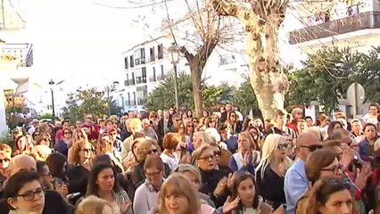 Concentración en Estepona en repulsa por la muerte de una mujer, presuntamente a manos de su marido