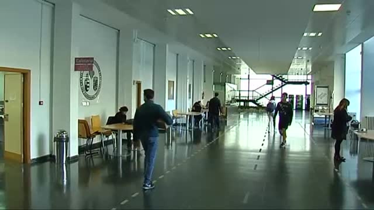 Seguimiento masivo de la huelga del 8-M en las universidades