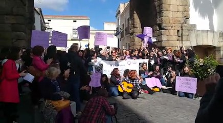 Concentración en Mérida con motivo del Día de la Mujer