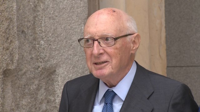 Numerosas personalidades políticas despiden a Pérez-Llorca