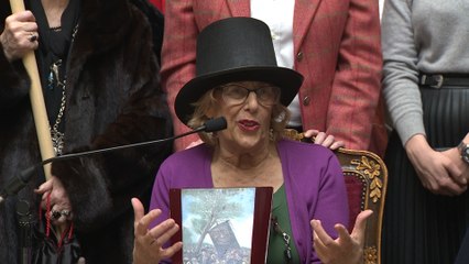 Carmena planta cara a "regalos envenenados" para Madrid