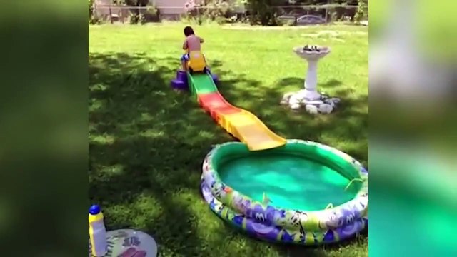 Caidas y Videos graciosos 2019 las mejores caidas de niños en piscina 2019