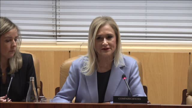 Cifuentes decide no declarar en la comisión del 'caso Máster'