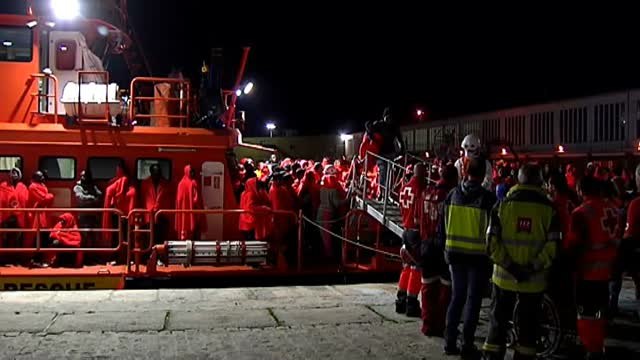 Más de 400 personas fueron rescatadas ayer jueves mientras intentaban cruzar el estrecho