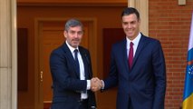 Pedro Sánchez se reúne con el presidente de Canarias