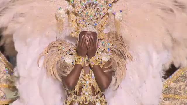 Decenas de personas participan en los carnavales de las Islas Canarias