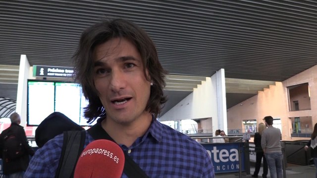 Hugo Salazar mantiene distancias con los concursantes de OT2