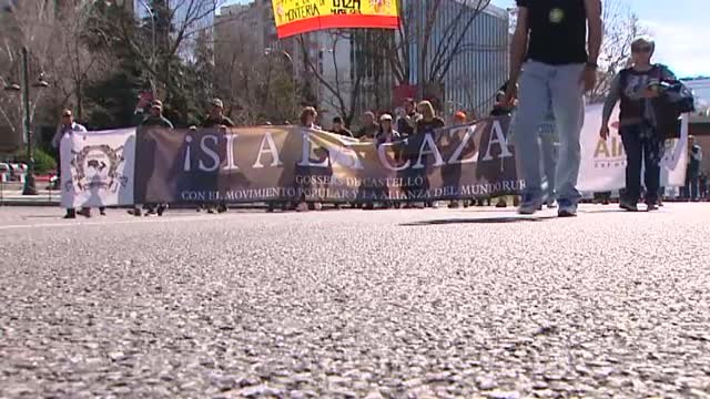 Miles de personas del mundo rural denuncian en Madrid su situación de abandono