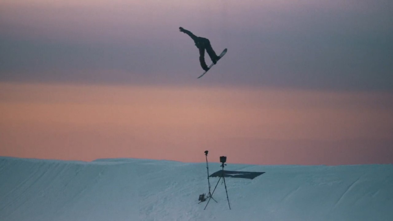 Los riders de Sierra Nevada protagonizan una sesión de saltos