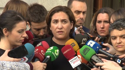 Colau: "PSOE vuelve a ceder a las presiones de los fondos inmobiliarios"
