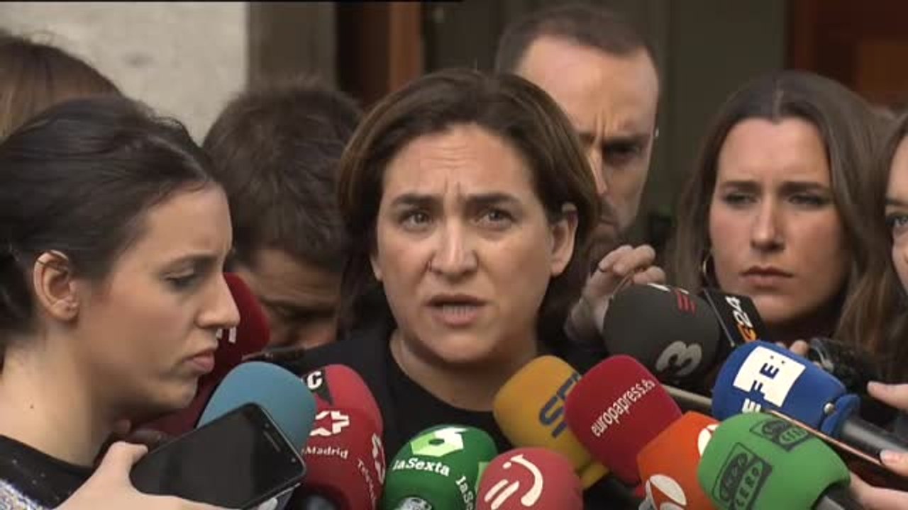 Colau lamenta que el PSOE renuncie a regular las subidas abusivas de los alquileres en el nuevo decreto