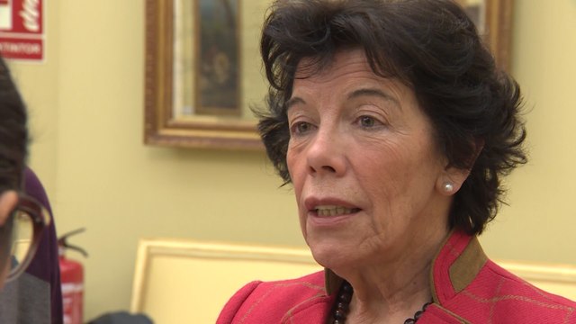 Celaá ve difícil la exhumación de Franco antes del 28 de abril