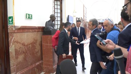 Sánchez tacha de "inaceptable" la acusación de Casado