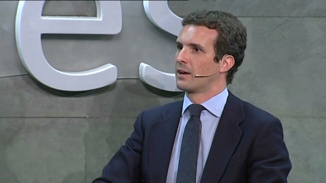Casado y Aznar defienden el papel de la Constitución