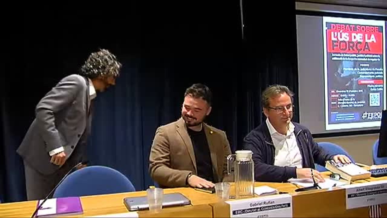 Dimite el jefe de la Policía Nacional en Navarra tras conocerse sus tuits ofensivos