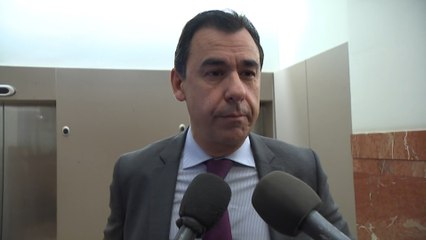 Maillo sobre el ninot del Rey en Arco