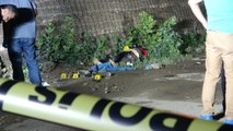 Mahalle sakinlerinin ihbarıyla boş arsaya giden polis, kadın cesedi buldu
