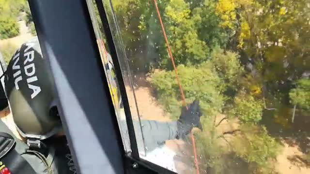 Espectaculares rescates a atrapados por las inundaciones