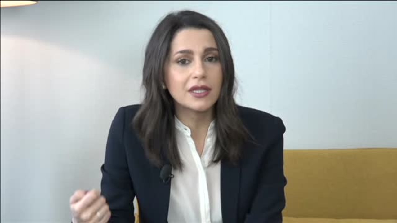 Arrimadas sobre su viaje a Waterloo: "A mí no me va a decir Puigdemont a qué rincón de Europa puedo ir"