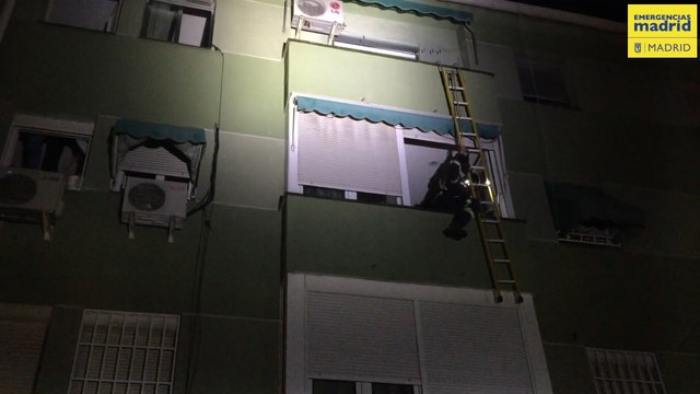 Incendio en una vivienda en el barrio madrileño de Carabanchel