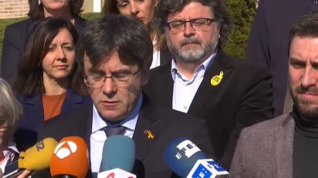 Puigdemont recoge el guante a Arrimadas: Que entre y me lo diga a la cara