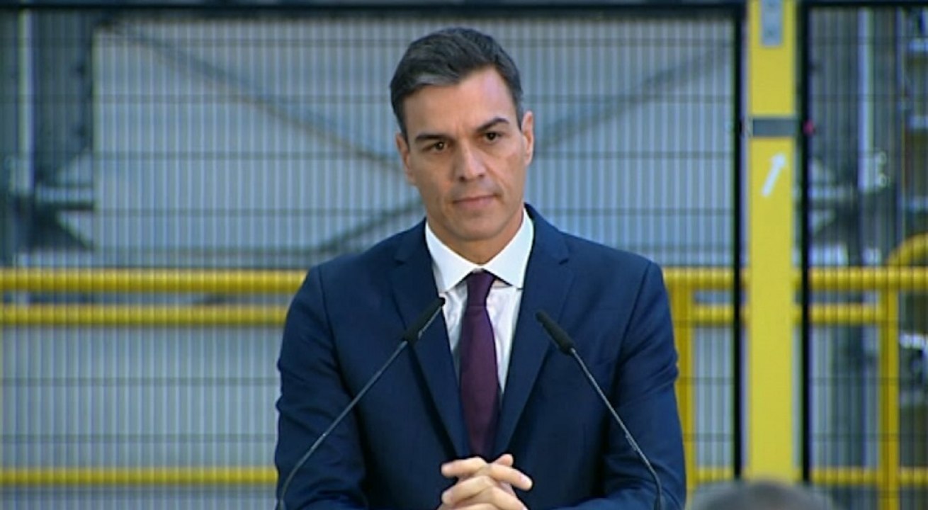 Sánchez expresa sus condolencias a los familiares y amigos del bombero fallecido