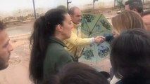 Susana Díaz muestra sus condolencias a familiares y compañeros del bombero fallecido en las inundaciones de Málaga