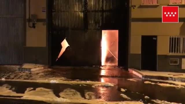 Arde una nave industrial en Humanes (Madrid)