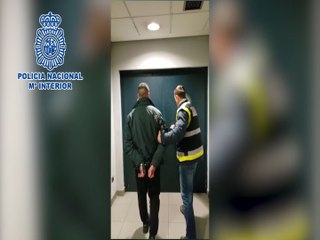 Detenido un empleado de Amazon por estafarles 300.000 euros