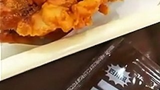 ケンタッキー　フライドチキン　KFC 四川風辛いタレをかけてみたけど？