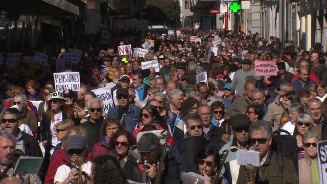 La Marea Blanca inunda el centro de Madrid contra los recortes en sanidad